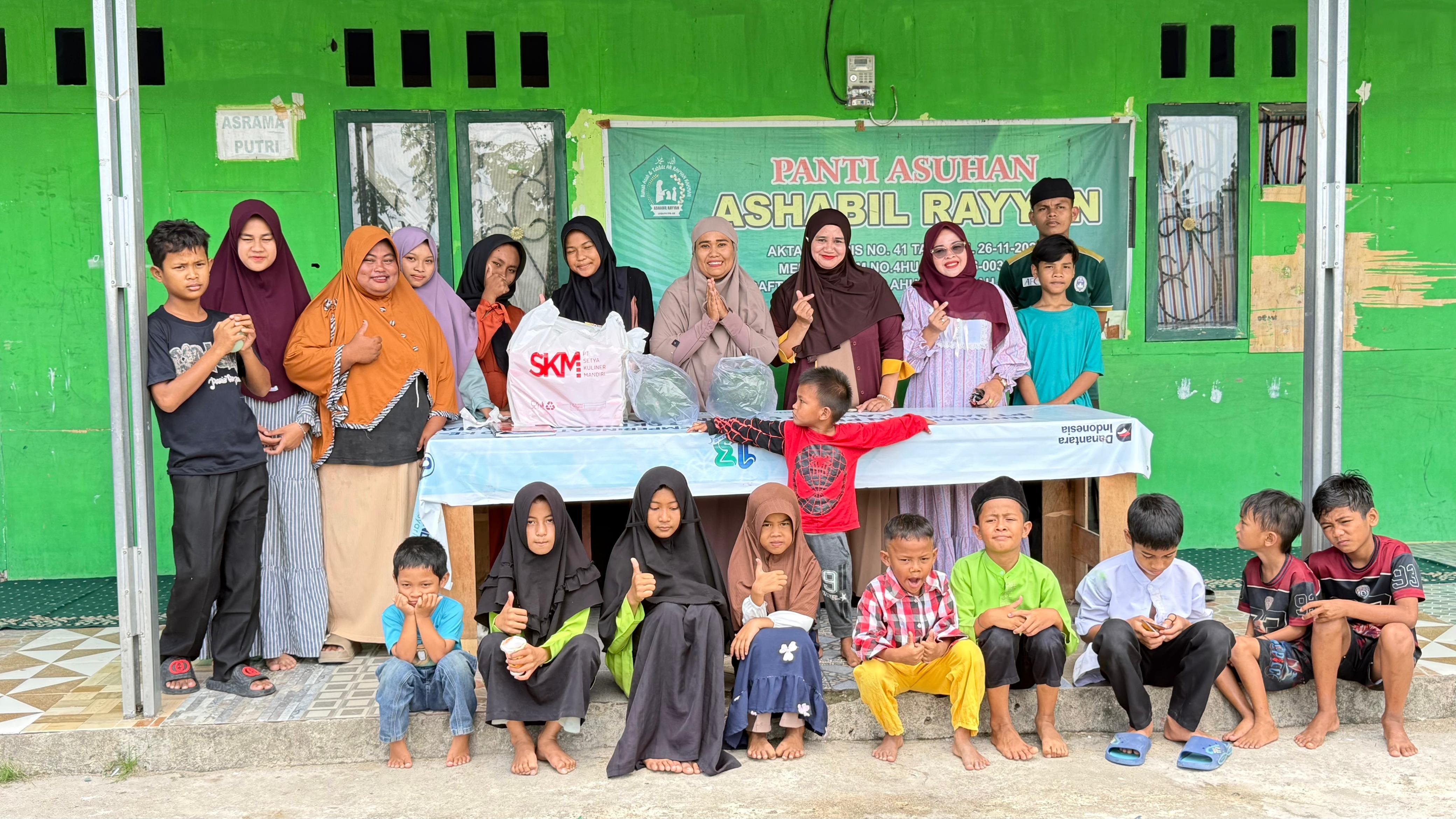 PTIK Universitas Bung Hatta Berbagi Takjil Ramadan di Panti Asuhan Ashabil Rayyan