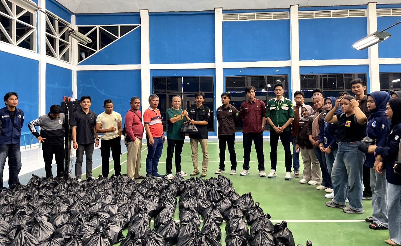 Civitas Akademika Universitas Bung Hatta Salurkan Donasi Peduli Bencana Banjir Sumbar