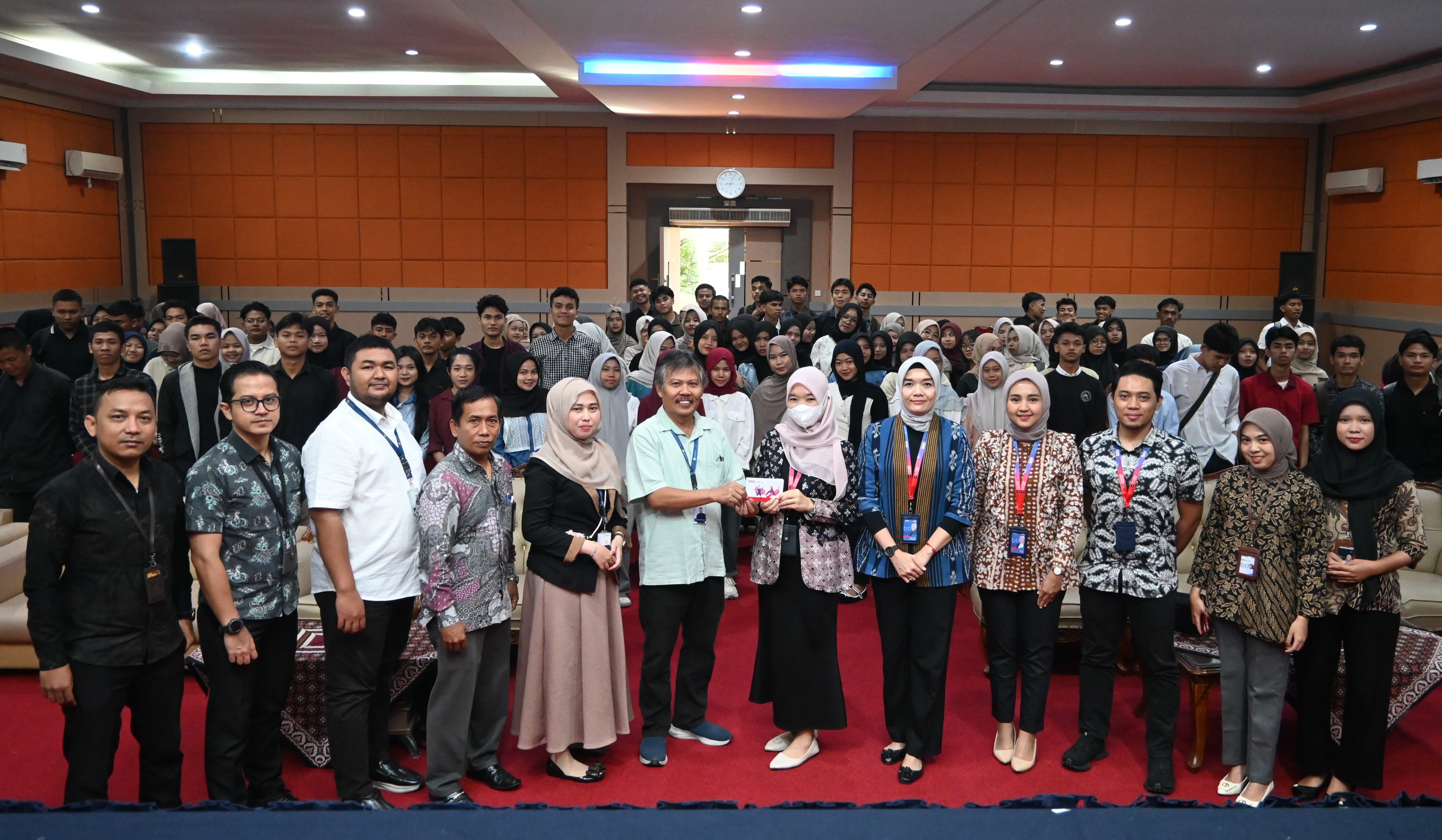 BTN Serahkan Buku Tabungan KIP Kuliah Bagi Mahasiswa Universitas Bung Hatta