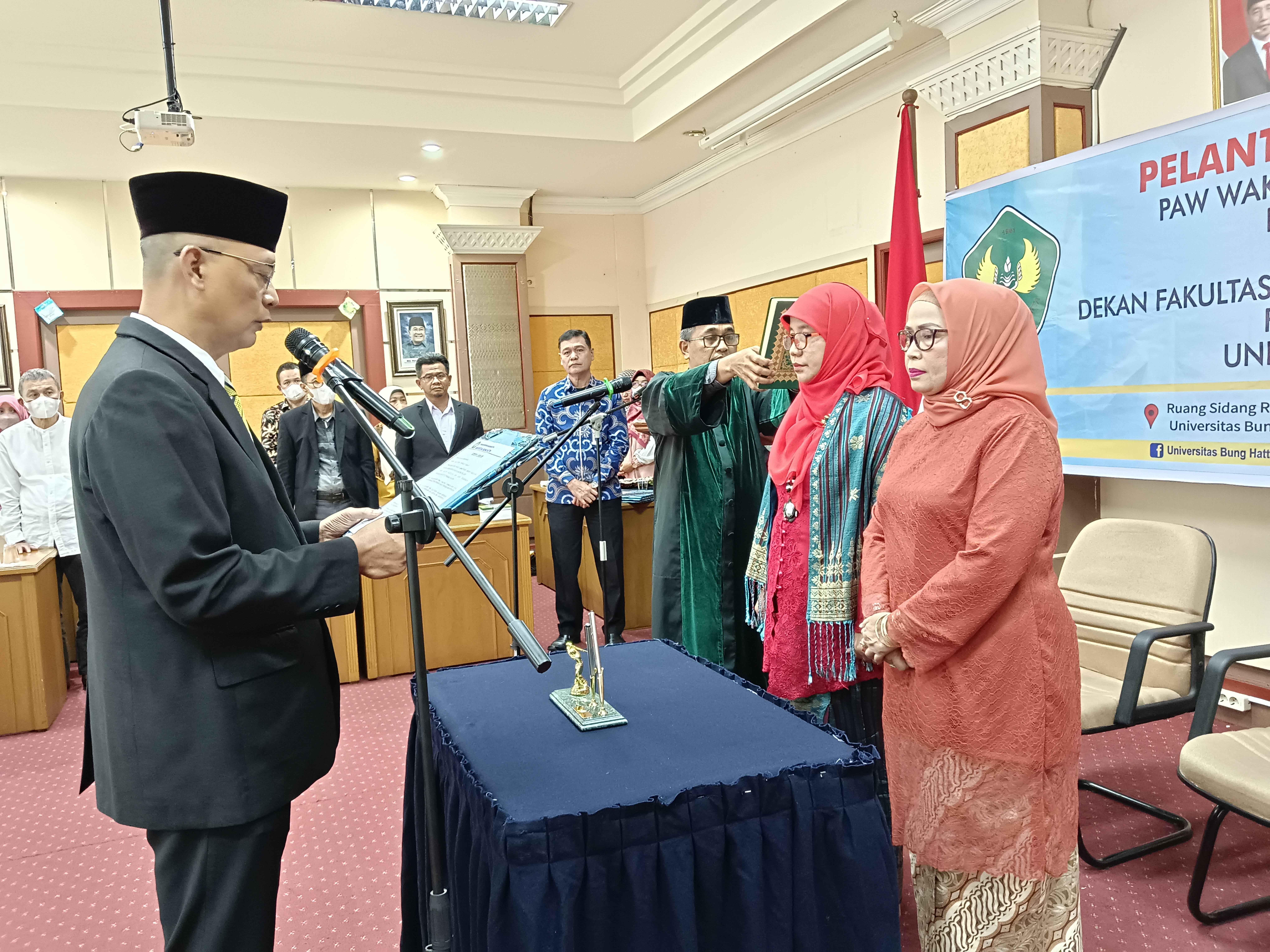 Rektor Universitas Bung Hatta Resmi Melantik Dekan FKIP dan PAW Wakil Dekan FH Universitas Bung Hatta