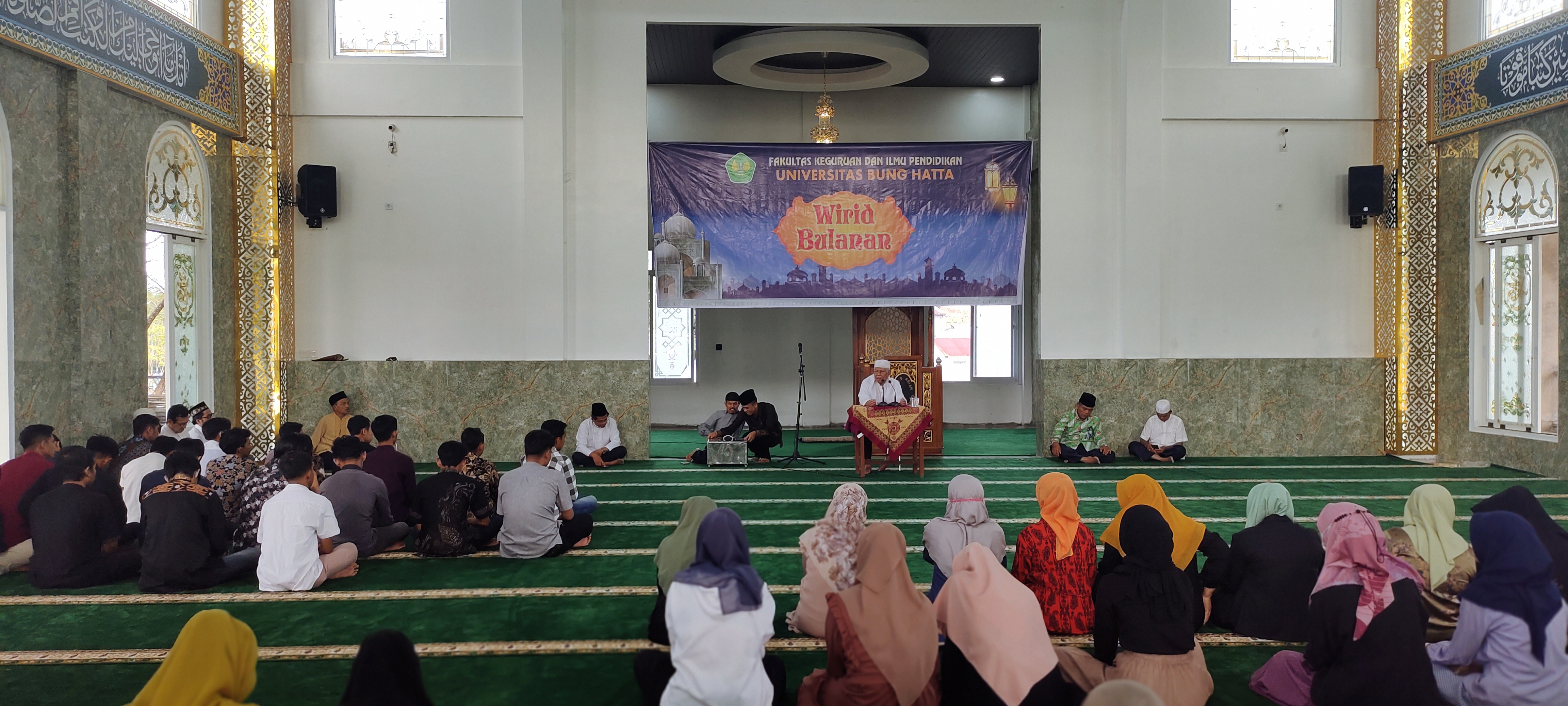 Dosen dan Mahasiswa FKIP Ikuti Wirid Bulanan di Masjid Asiah Kampus Proklamator II