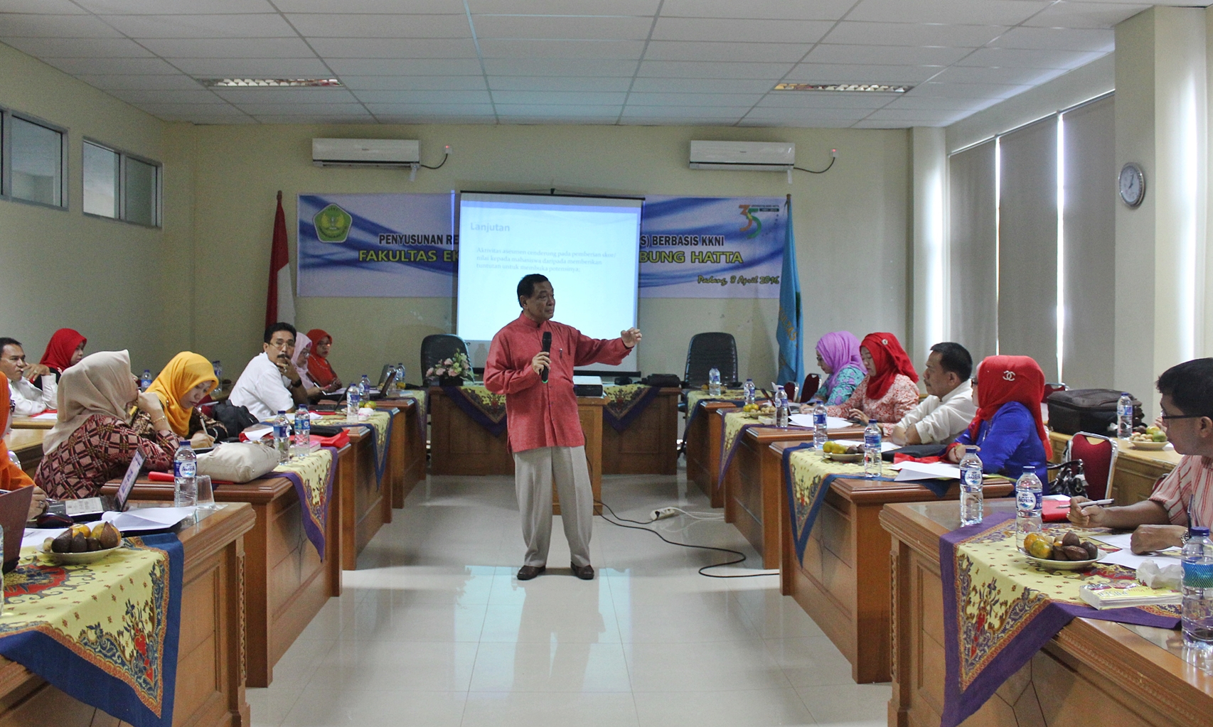 FE Universitas Bung Hatta Adakan Workshop Penyusunan Rencana Pembelajaran