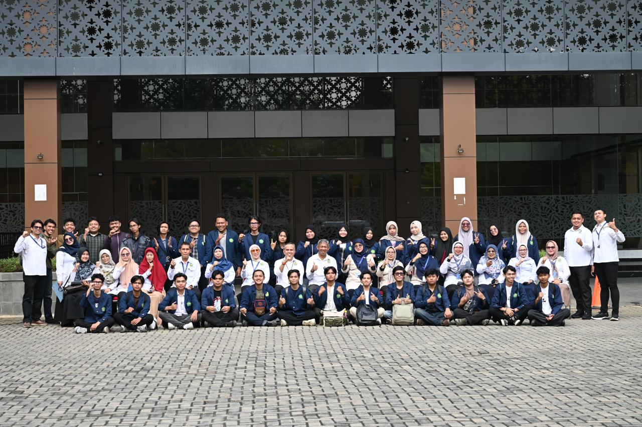Rektor Universitas Bung Hatta Lepas 33 Mahasiswa KKN Tanggap Bencana Tahun 2026