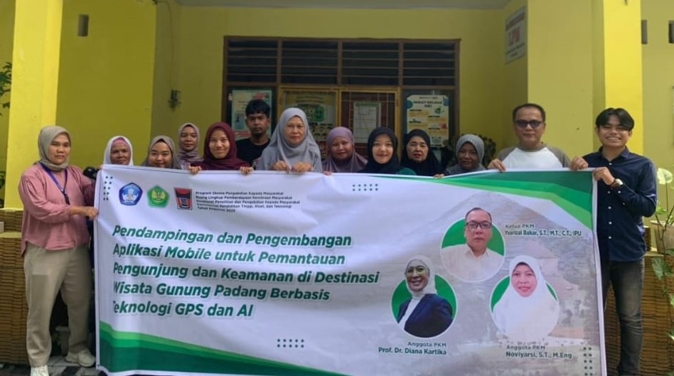 Tim PKM Universitas Bung Hatta Hadirkan Aplikasi Pemantauan Pengunjung Berbasis GPS & AI di Gunung Padang