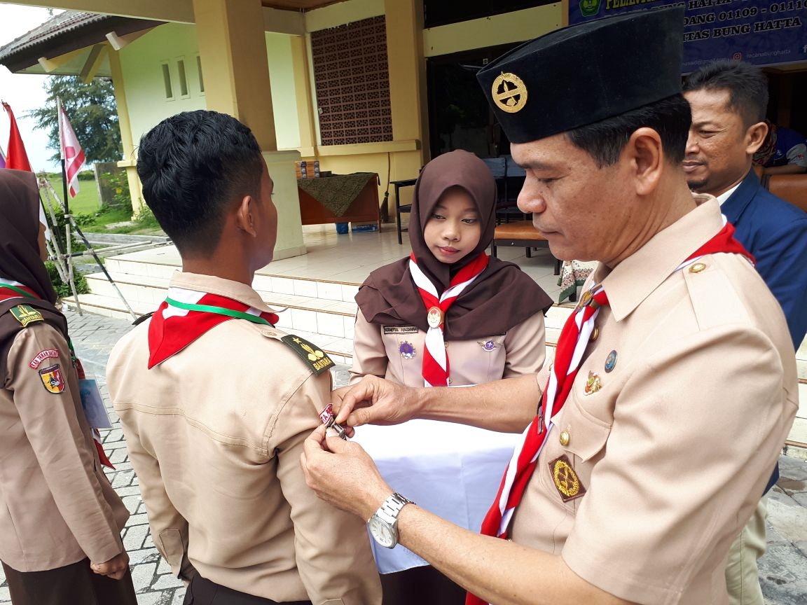 UKM Pramuka Universitas Bung Hatta Lantik Anggota ke-27
