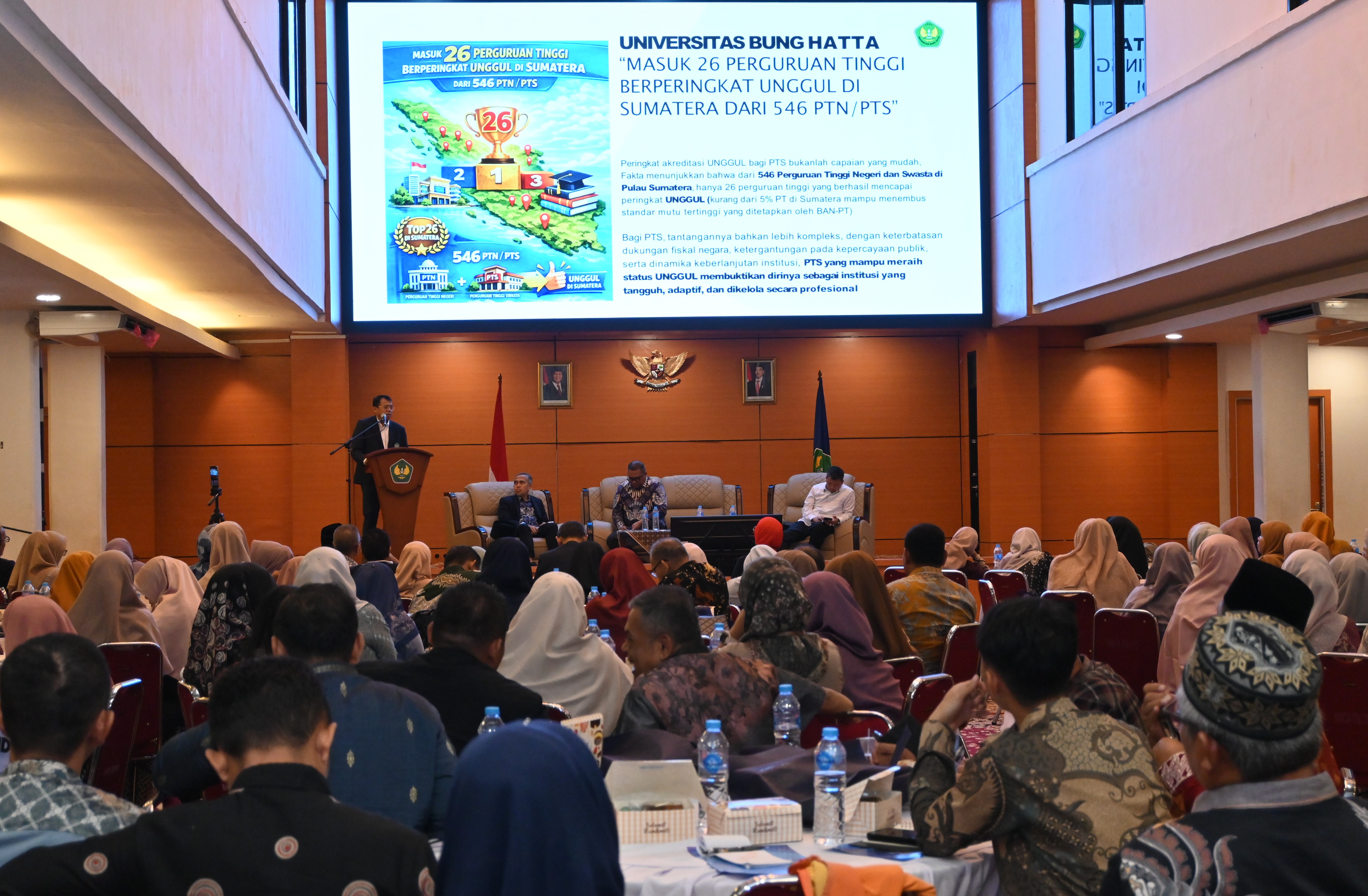 Di Univesitas Bung Hatta, Ratusan Kepala Sekolah Se-Sumbar Ikuti Seminar Kiat Lulus Perguruan Tinggi Negeri