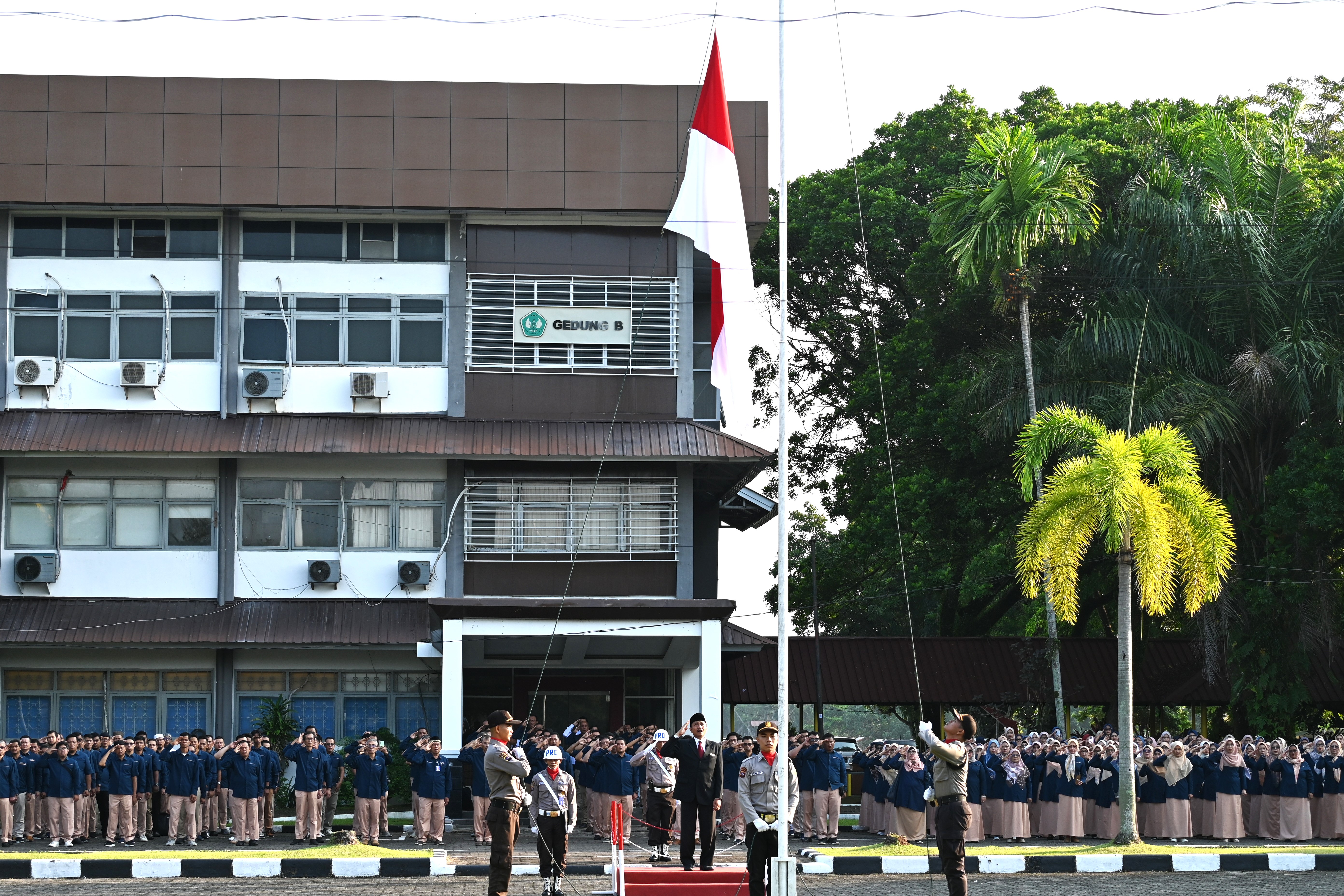 Upacara HUT RI ke 79 Di Lingkungan Universitas Bung Hatta