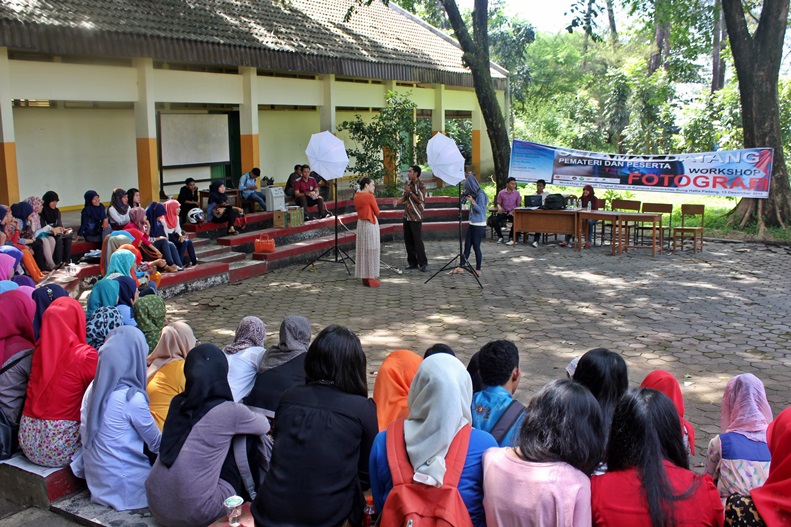 Workshop Fotografi: Tertarik Pada View Universitas Bung Hatta
